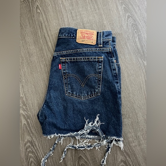 BRAND NEW LEVI SHORTS - Picture 1 of 15